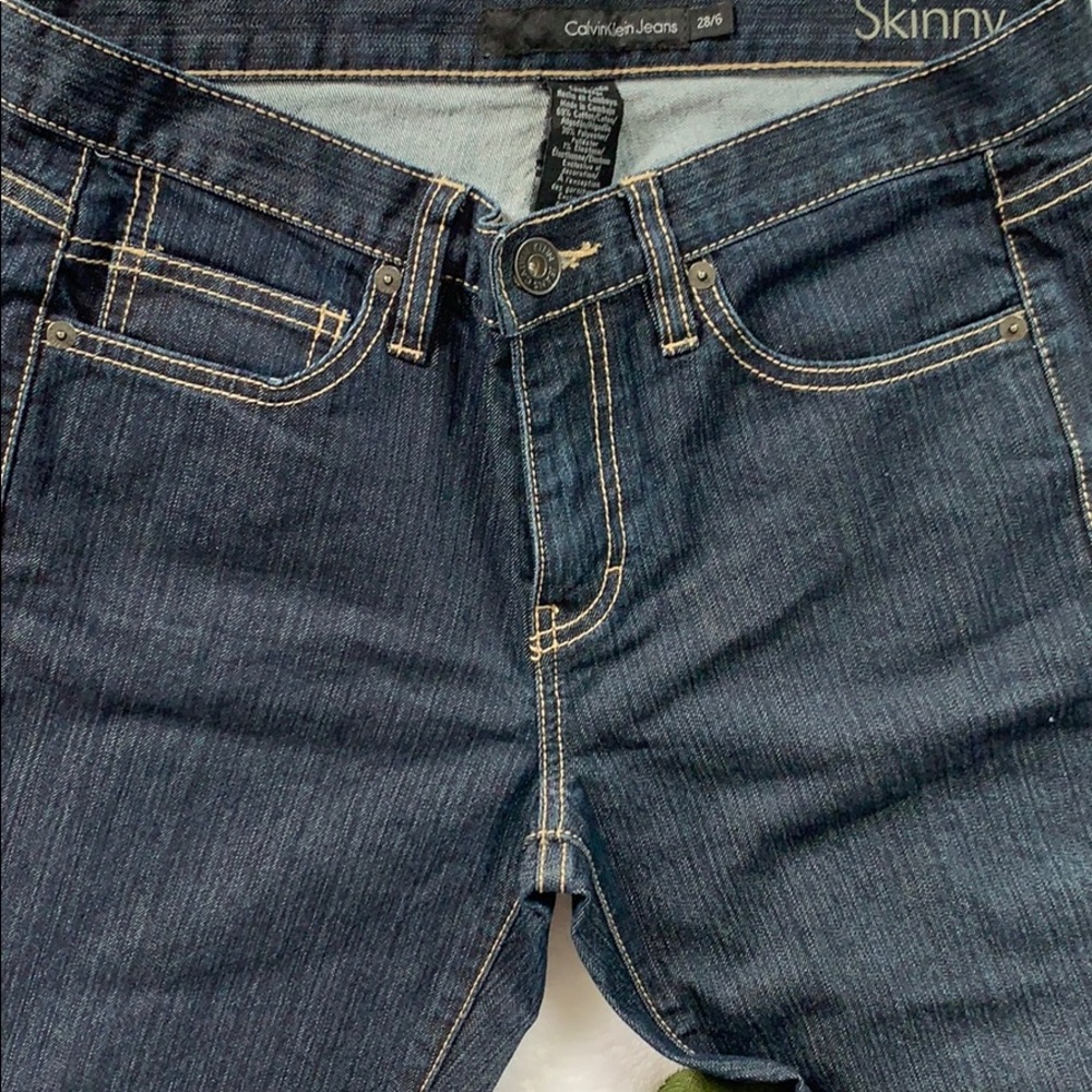 Calvin Klein - Picture 2 of 5